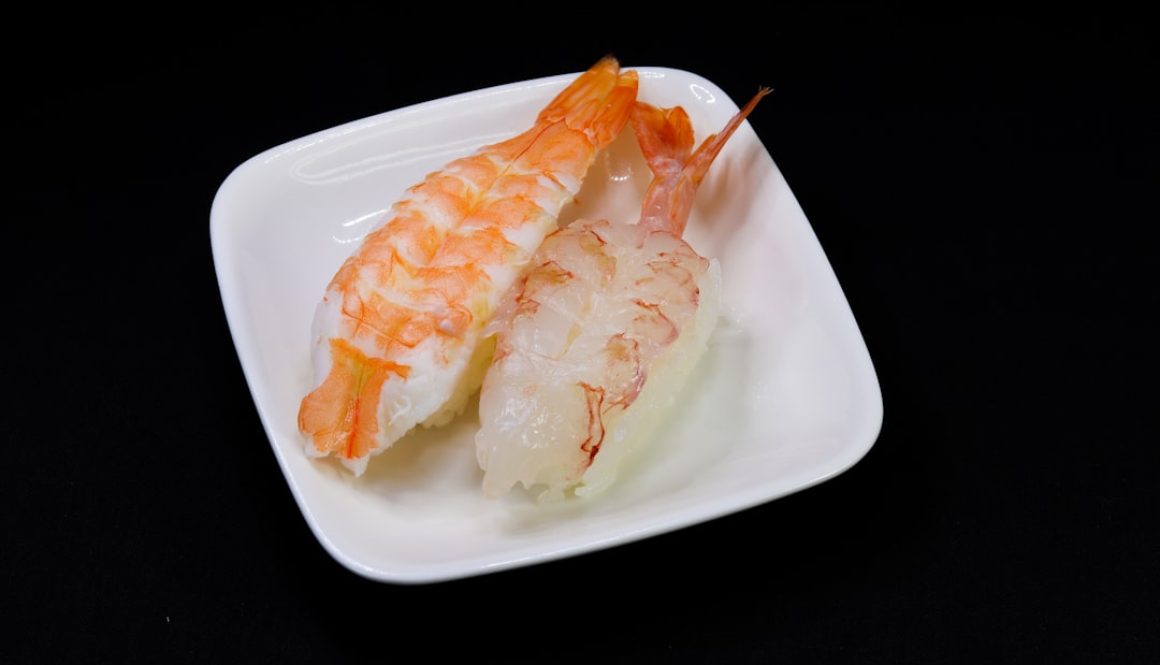 Photo Sushi w kuchni fusion: jak łączyć tradycyjne japońskie smaki z innymi kuchniami świata?