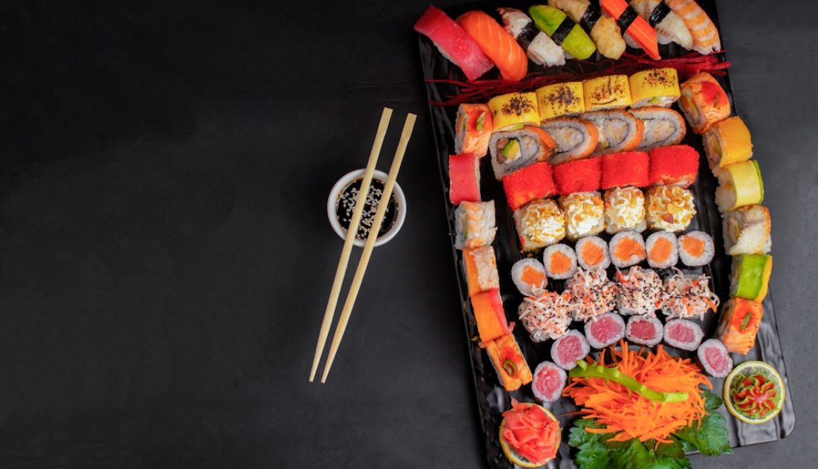 Photo Sushi na święta: propozycje menu na Boże Narodzenie, Wielkanoc i inne okazje