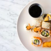 Photo Jak przechowywać i przenosić sushi, aby zachować świeżość